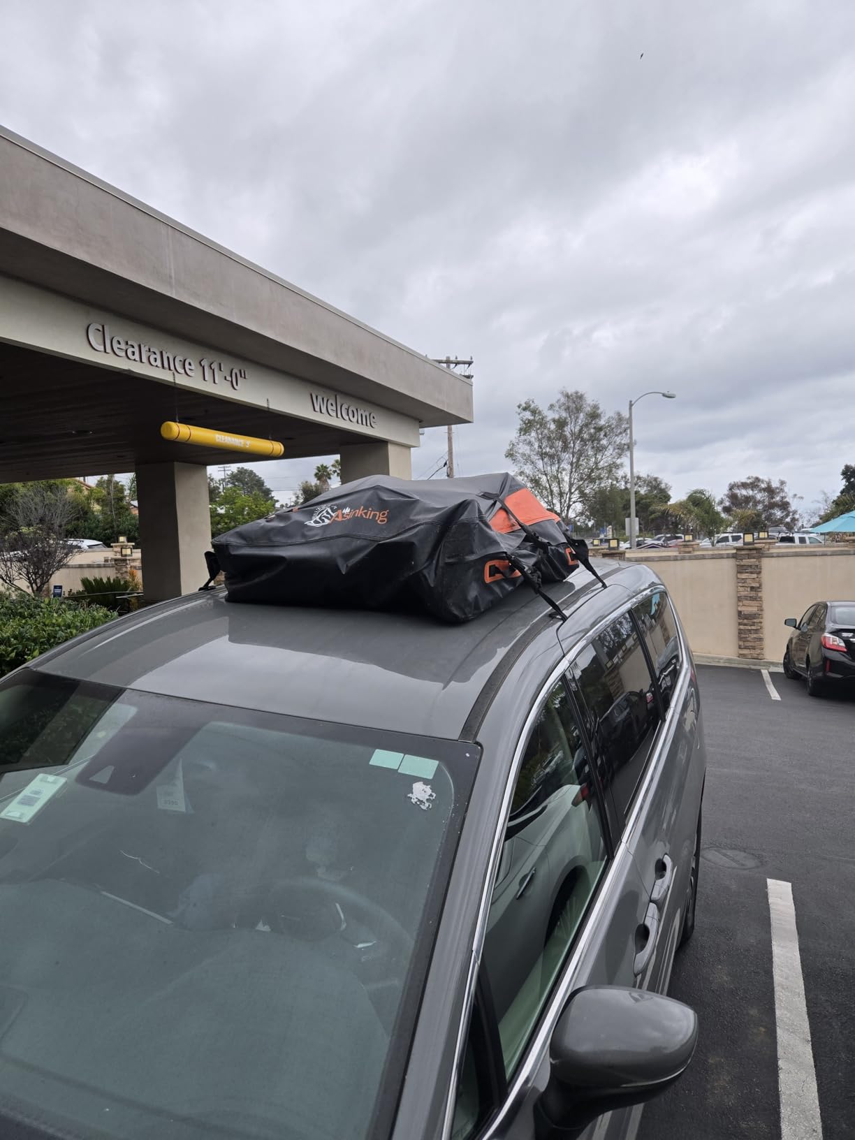 Car Rooftop Cargo Carrier Bag 20 Cubic Feet, 100% Waterproof Roof Bag Top Luggage Carrier for Any Vehicles with/without Rack Cross Bar, Includes Anti-Slip Mat +4 Door Hooks +Storage Bag +Lock customer photo 2