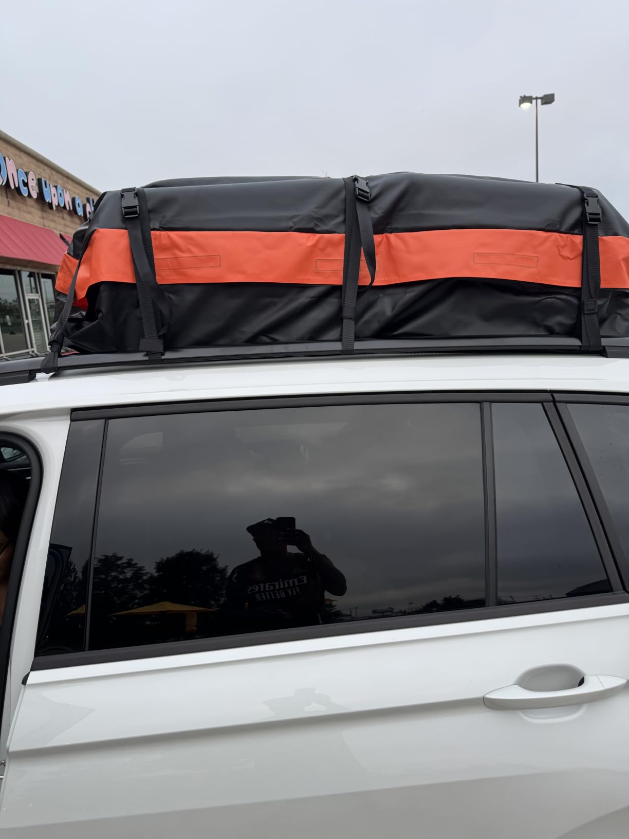 Asinking Car Rooftop Cargo Carrier Bag 21 Cubic feet Waterproof Car Roof Top Bag for All Cars with/Without Rack, Includes Anti-Slip Mat, 10 Reinforced Straps, 6 Door Hooks, Luggage Lock customer photo 2