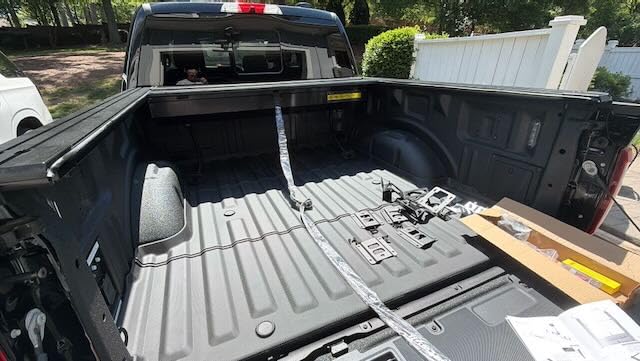 Bestwyll Retractable Tonneau Cover Fits Ford F150 2015-2026 5.5Ft Short Bed | BoxLink Compatible Original Hole Installation Smooth Spring-Loaded Operation incl. Raptor Lightning T-slot customer photo 1