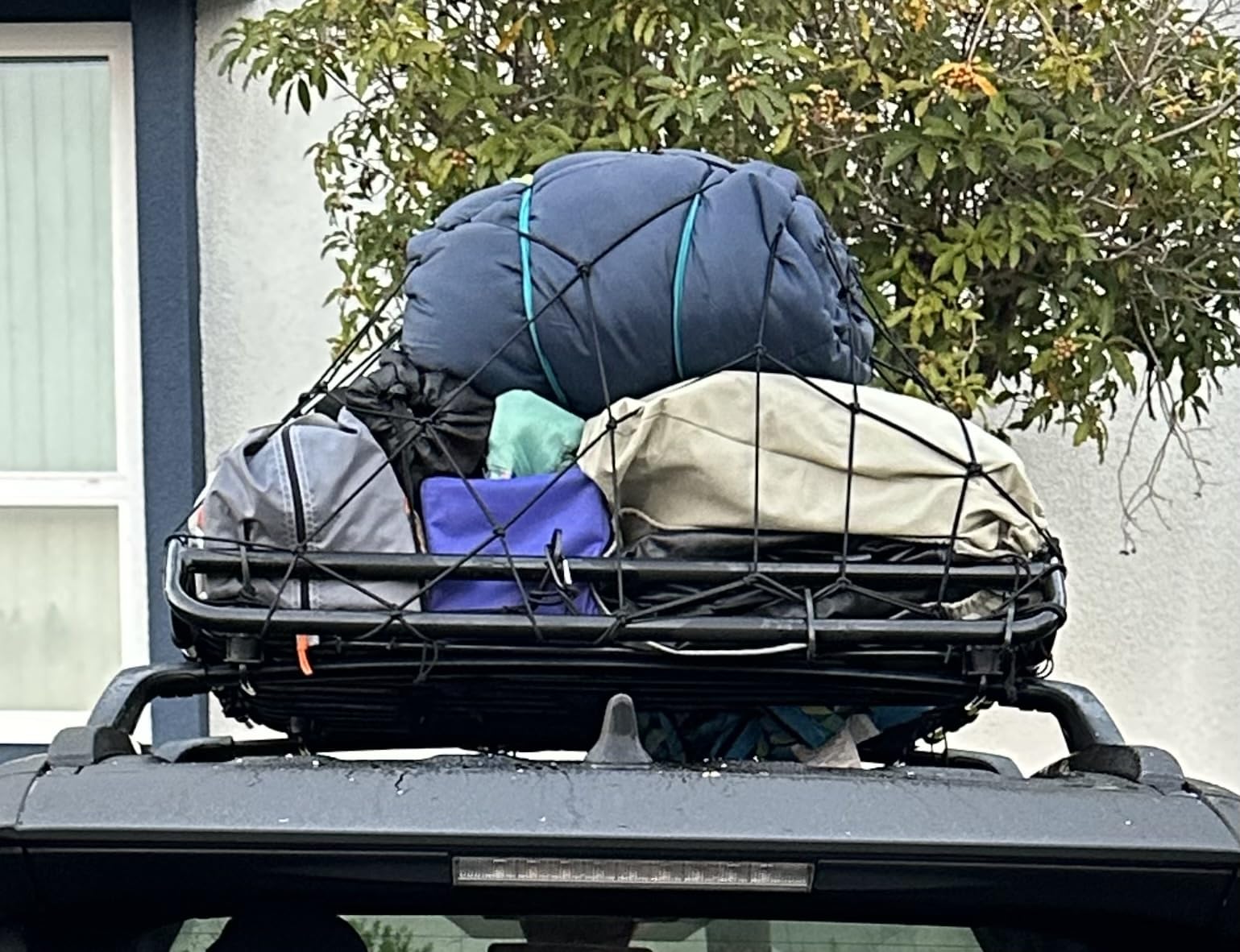 3' x 4' Cargo Net Stretches to 6' x 8', Heavy Duty Cargo Netting for Pickup Truck Bed, Roof Rack Net with Hooks Carabiners customer photo 2