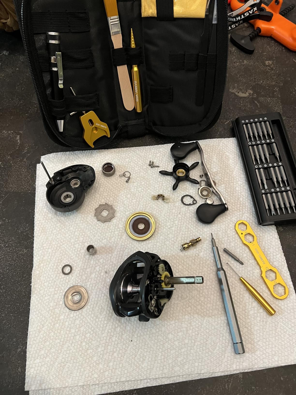 QUA'ANNYU Fishing Reel Maintenance Kit, Professional Fishing Reel Care & Repair Tool Set with 24/30/38-in-1 Screwdriver Set customer photo 1