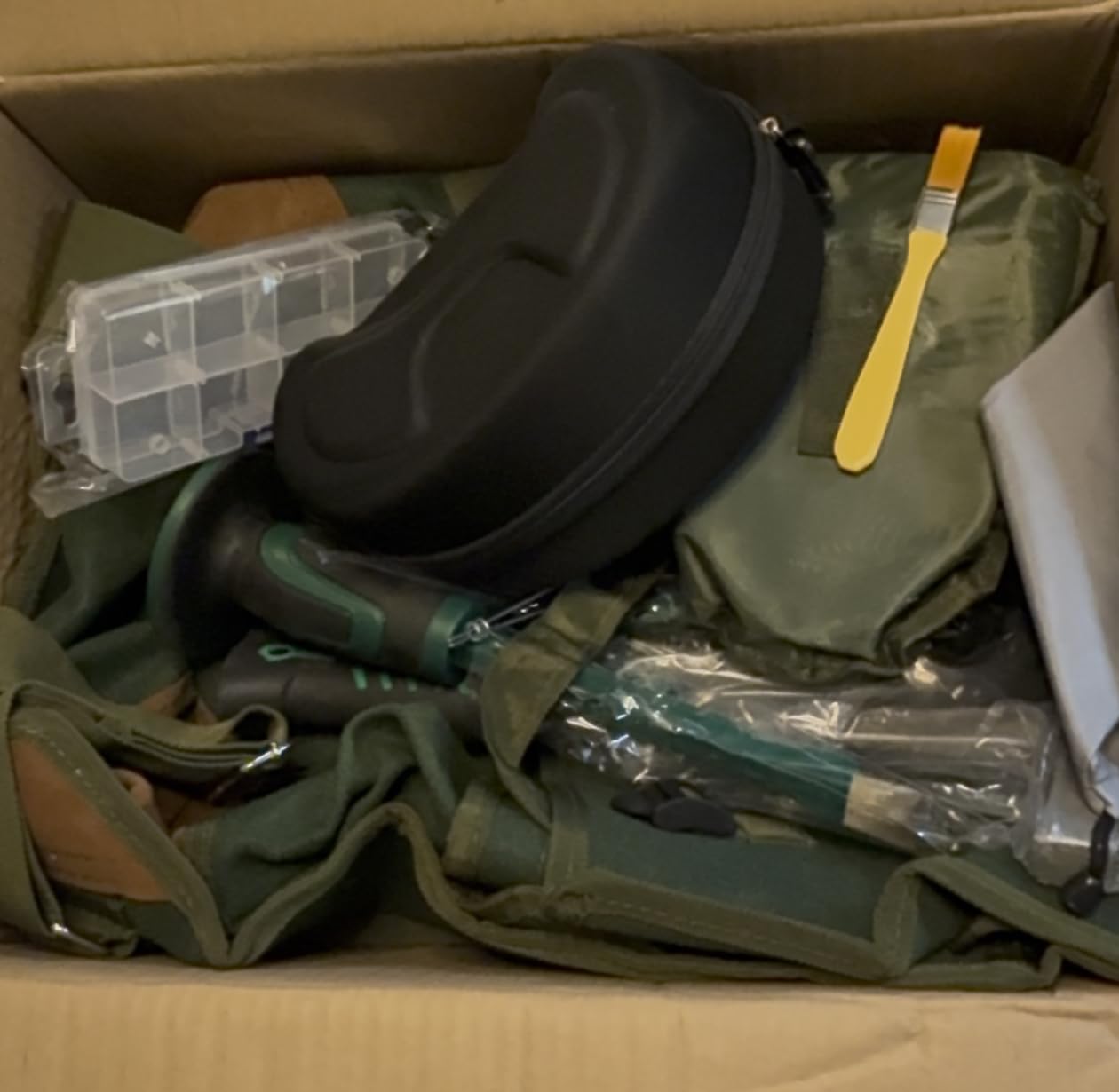 16-Piece Rock Hammer Kit, 32oz Geology Backpack Set | 16pc geology kit with 32oz hammer, chisels, backpack tools. Chrome vanadium steel for beginners, rock hunting & gold panning. customer photo 1