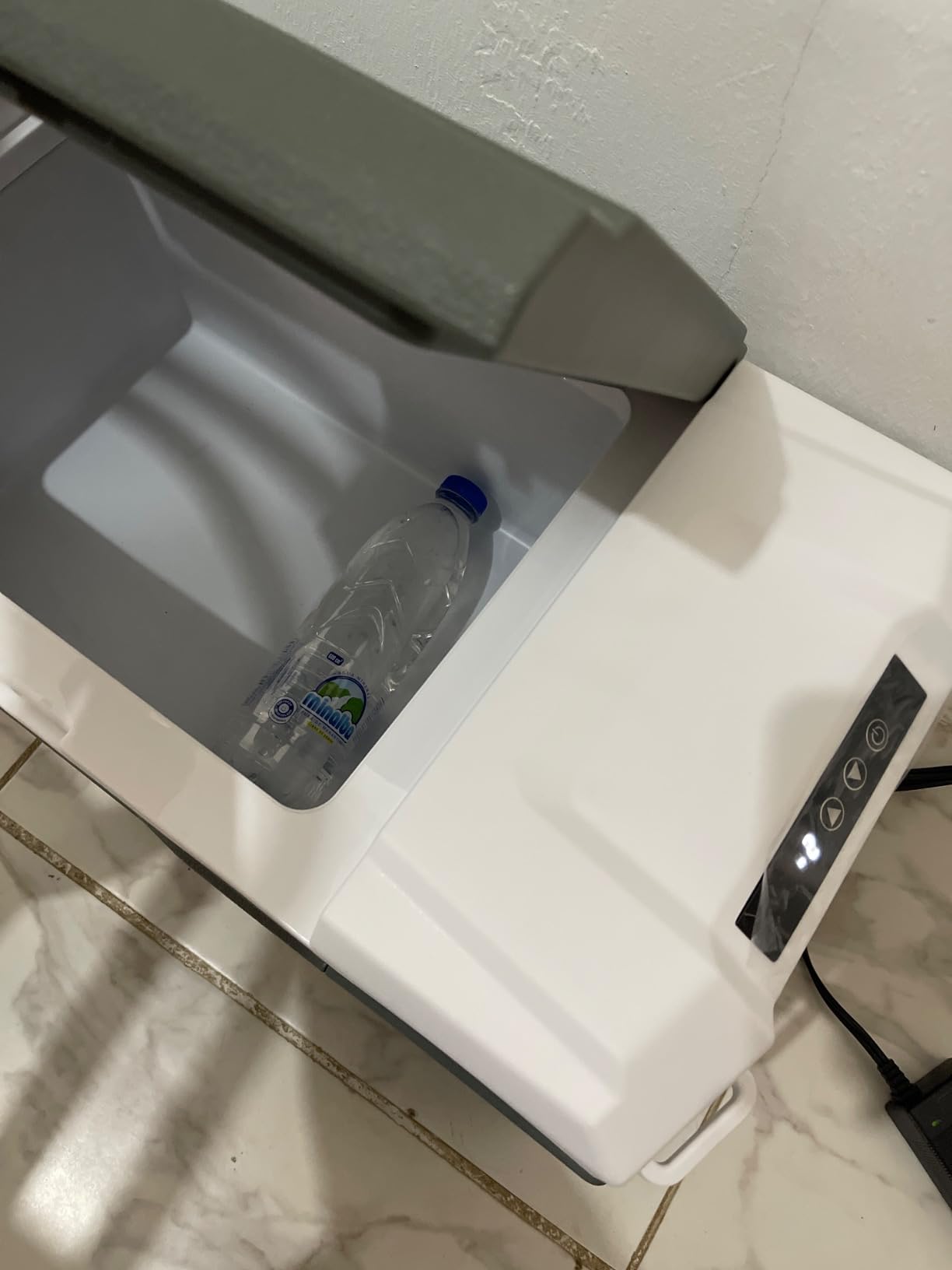 Alpicool 12 Volt Refrigerator 12V Car Fridge 16 Quart Portable Refrigerator for Car 12/24V DC 110~240 Volt AC for Truck RV Camper SUV Portable Freezer Electric Cooler for Camping (-4℉-68℉) customer photo 2