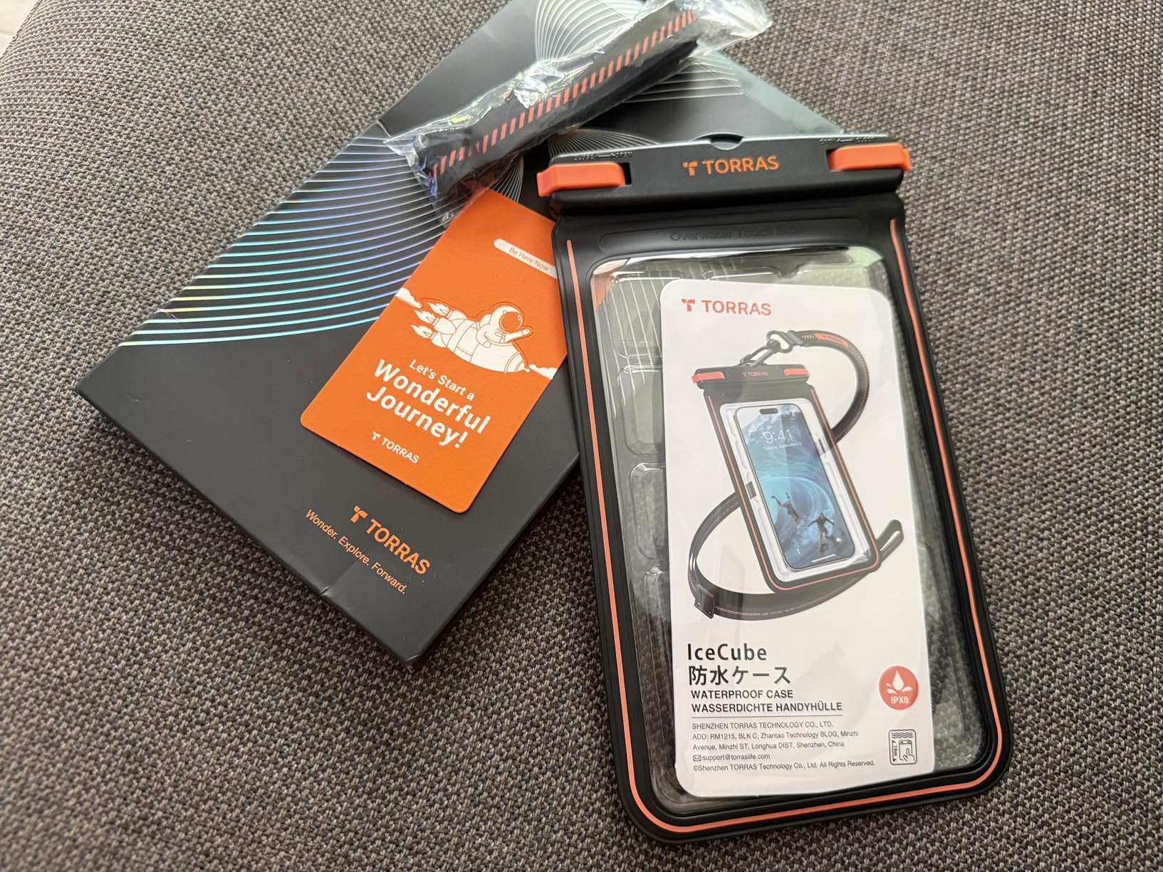 TORRAS IPX8 Waterproof Phone Pouch Floating, Underwater Touch Screen, Black | Waterproof Phone Case with Lanyard, Universal Dry Bag, Fits iPhone & Samsung, Snorkeling, Beach, Cruise, Travel, 7.0 Inch customer photo 2