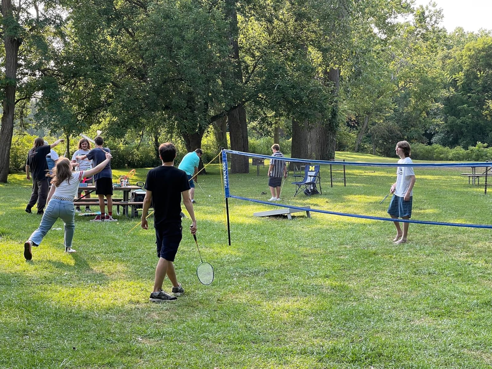 SKEERY Professional Badminton Set with Winch System, Portable Badminton Net includes Carbon Aluminum Badminton Rackets Set of 4, 3 Shuttlecocks and Carrying Bag, Badminton Sets for Backyards, Beach customer photo 1