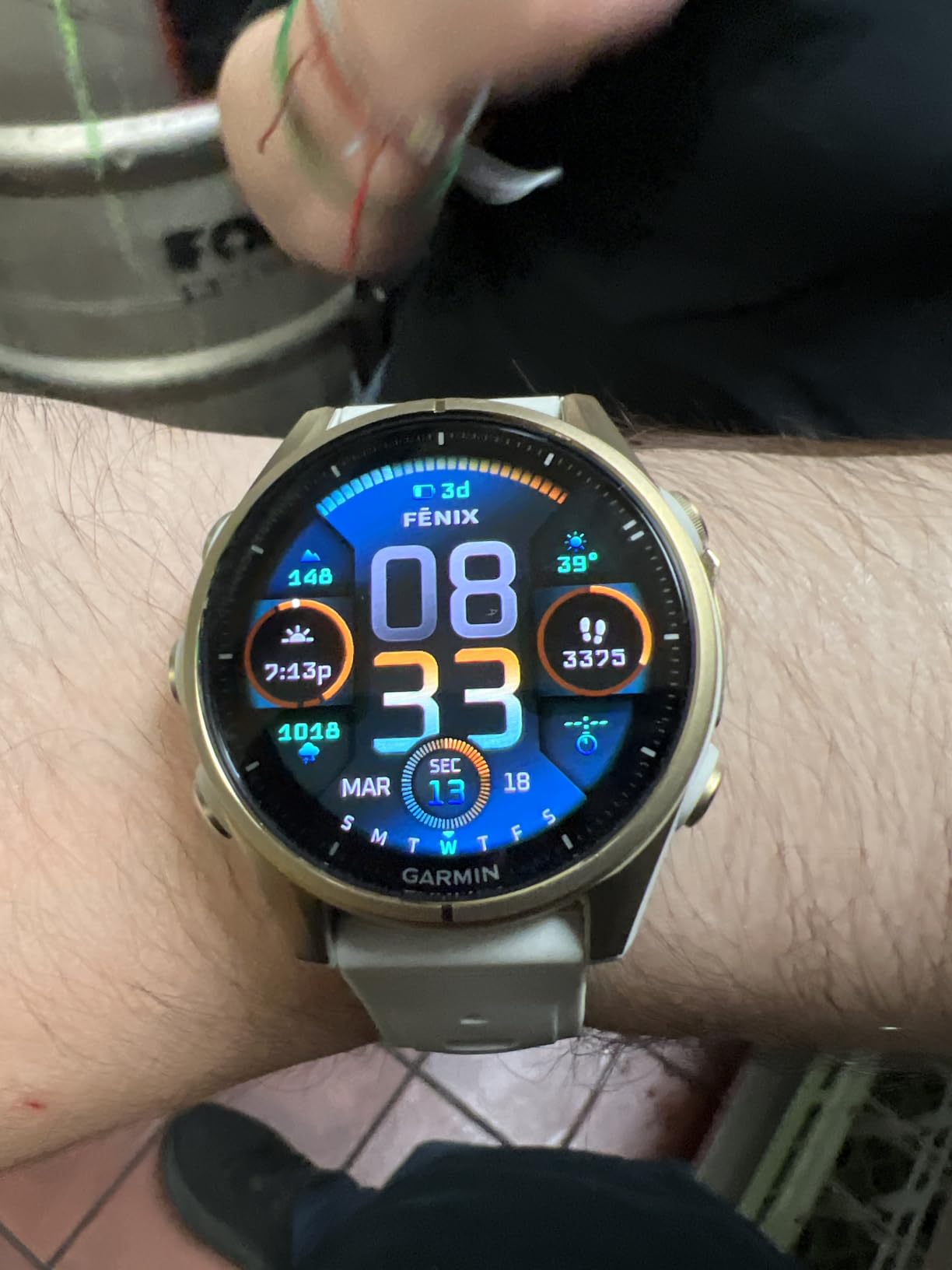 Garmin fenix 8, Sapphire, 43mm, Fog Gray/Dark Sandstone | Premium Multisport Smartwatch, AMOLED Display, GPS, Built-In Flashlight, Dive-Rated, Built-In Speakers & Mic customer photo 1