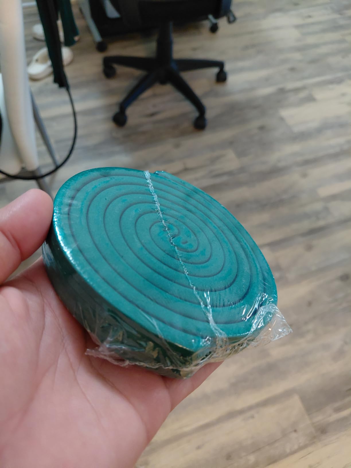Mosquito Repellent Coils - Outdoor Use Reaches Up to 10 feet - Each Burns for 5-7 Hours (20 coils & 8 Coil Stands) for Patio Backyard customer photo 1