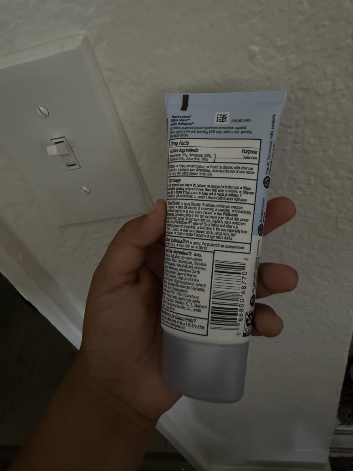 Neutrogena Ultra Sheer Face Sunscreen Stick SPF 60, .47 oz | Invisible Finish, Broad Spectrum UVA/UVB, Vitamin C & E, Non Greasy, Fragrance Free, Water Resistant (80 Min), Travel Size customer photo 1