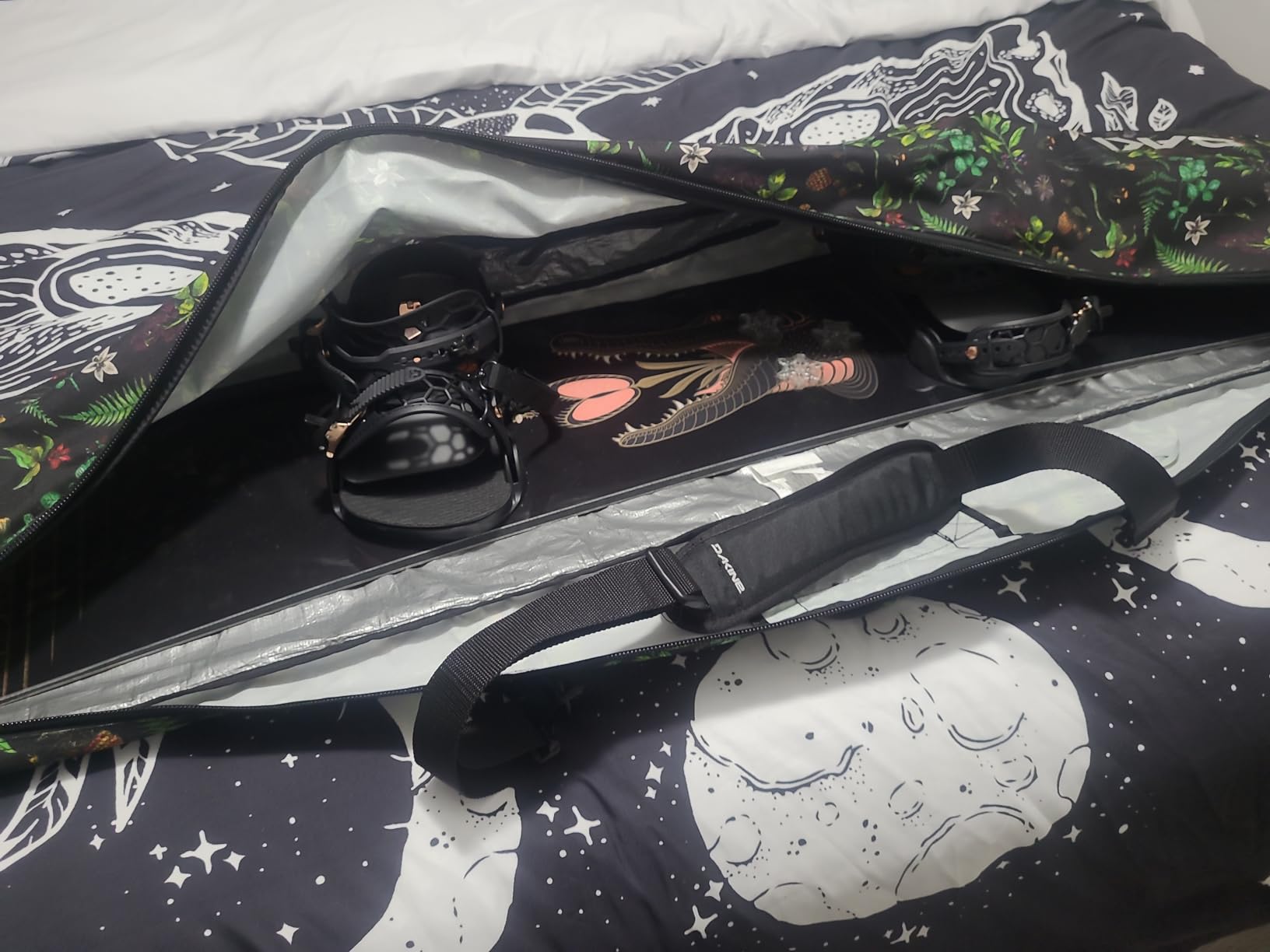 Dakine FREESTYLE SNOWBOARD BAG customer photo 1