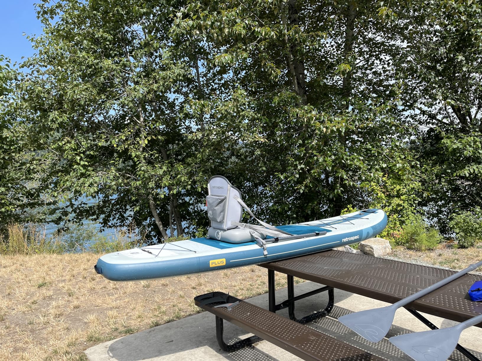 Retrospec Weekender Plus 10' Inflatable Stand Up Paddleboard Double Layer PVC iSUP Bundle w/Carrying case, 3 Piece Adjustable Aluminum Paddle, 3 Removable fins, Pump, and Cell Phone case customer photo 2