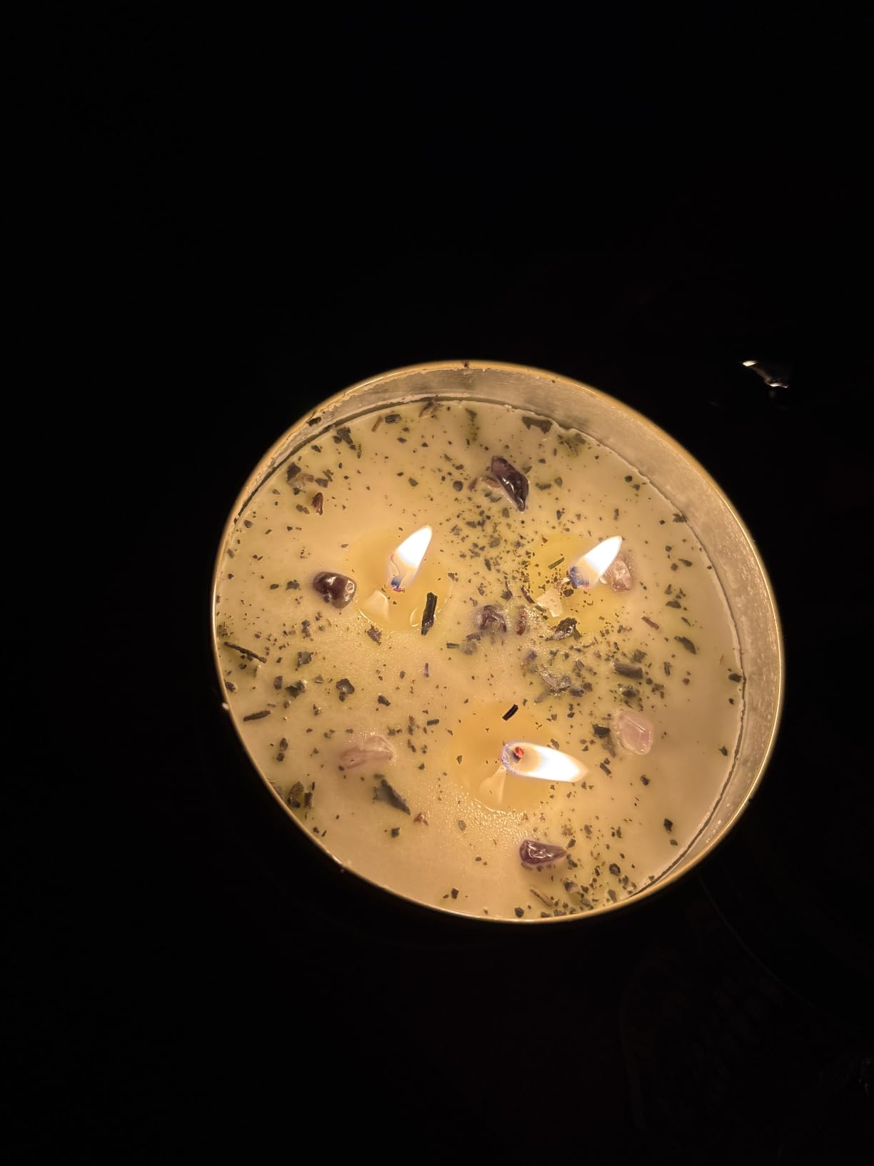 AOOVOO Citronella Candles Outdoor - 3 Wick 12oz Large Camping Candle, Soy Wax Non Toxic, Strong Citronella Scented Candle for Patio Backyard Garden Picnic customer photo 1