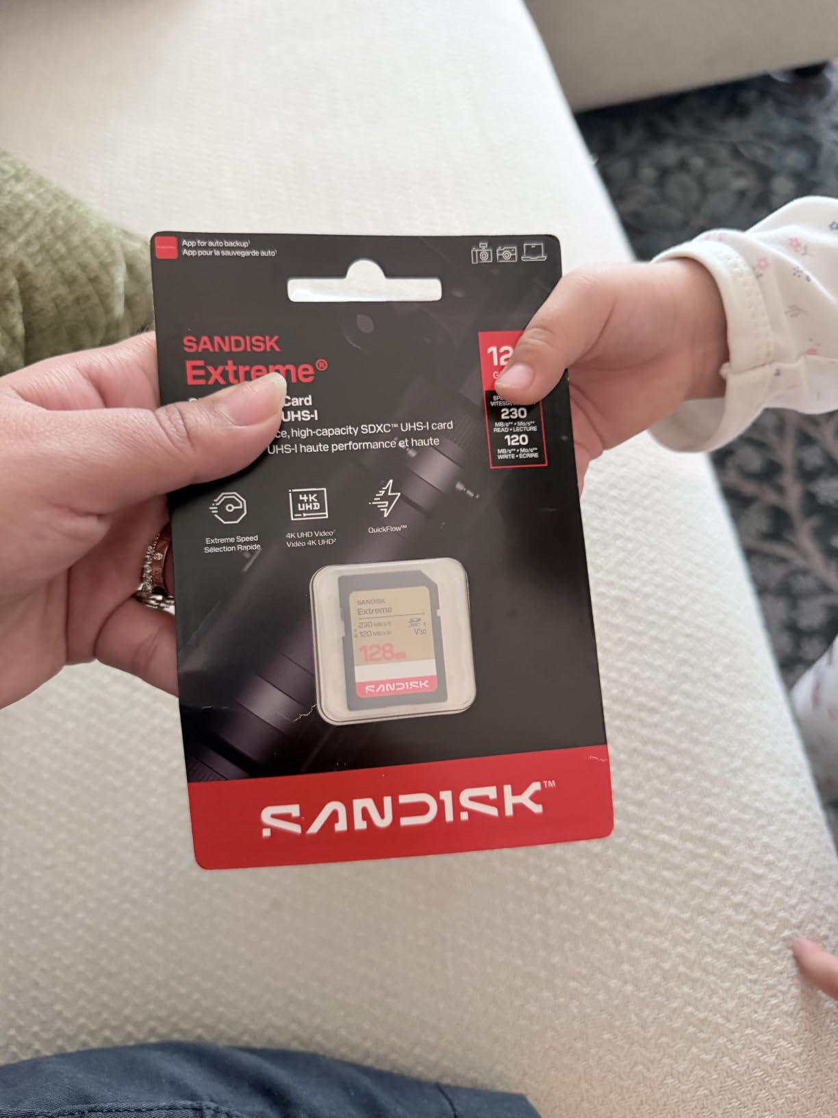 SanDisk 128GB Extreme SD UHS-I Card - Up to 230MB/s Read Speed and 120MB/s Write Speed, 4K UHD Video, U3, V30 - SDSDXV9-128G-GUCIN customer photo 2