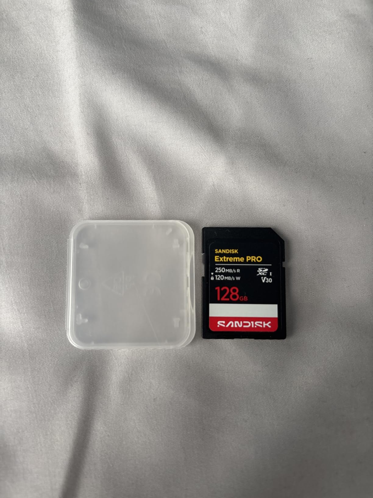 SanDisk 64GB Extreme PRO SD UHS-I Card - Up to 200MB/s Read Speed and 90MB/s Write Speed, 4K UHD, Full HD, U3, and V30 - SDSDXXU-064G-GSCIN customer photo 2
