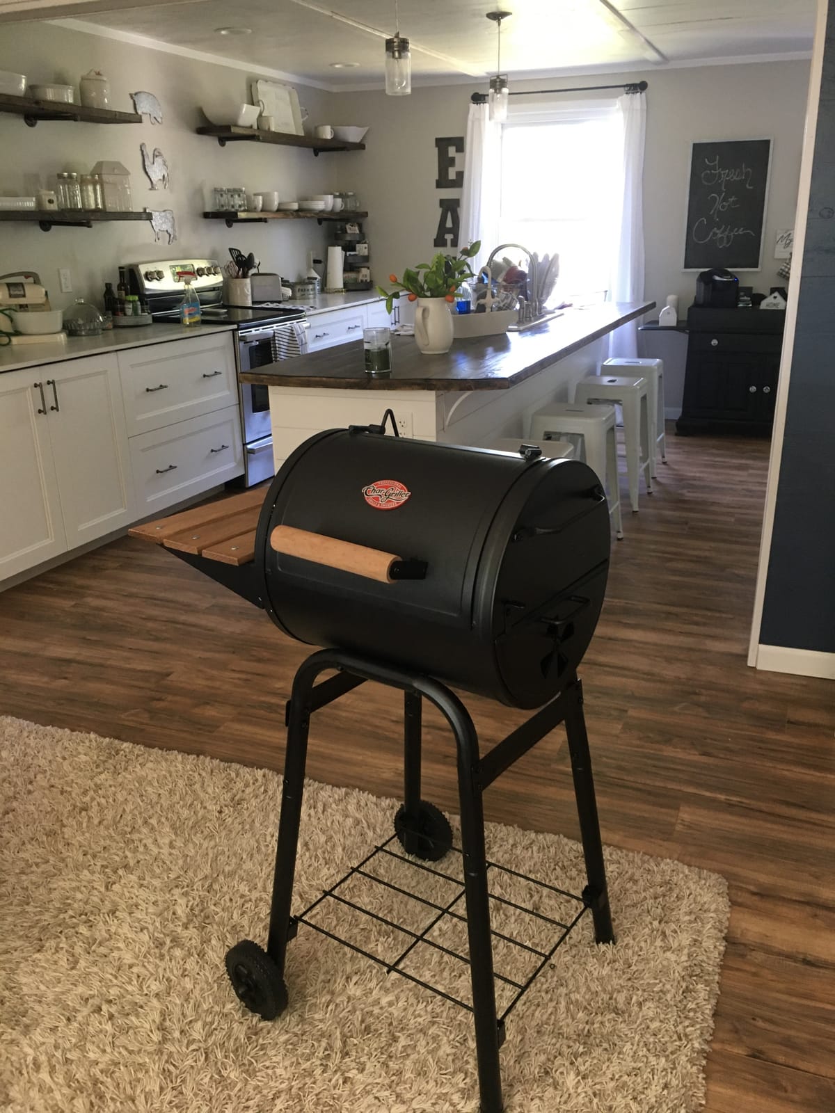 Char-Griller® Patio Pro Charcoal Grill and Smoker with Cast Iron Grates, Premium Wood Shelf and Damper Control, 250 Cooking Square Inches in Black, Model E1515 customer photo 2