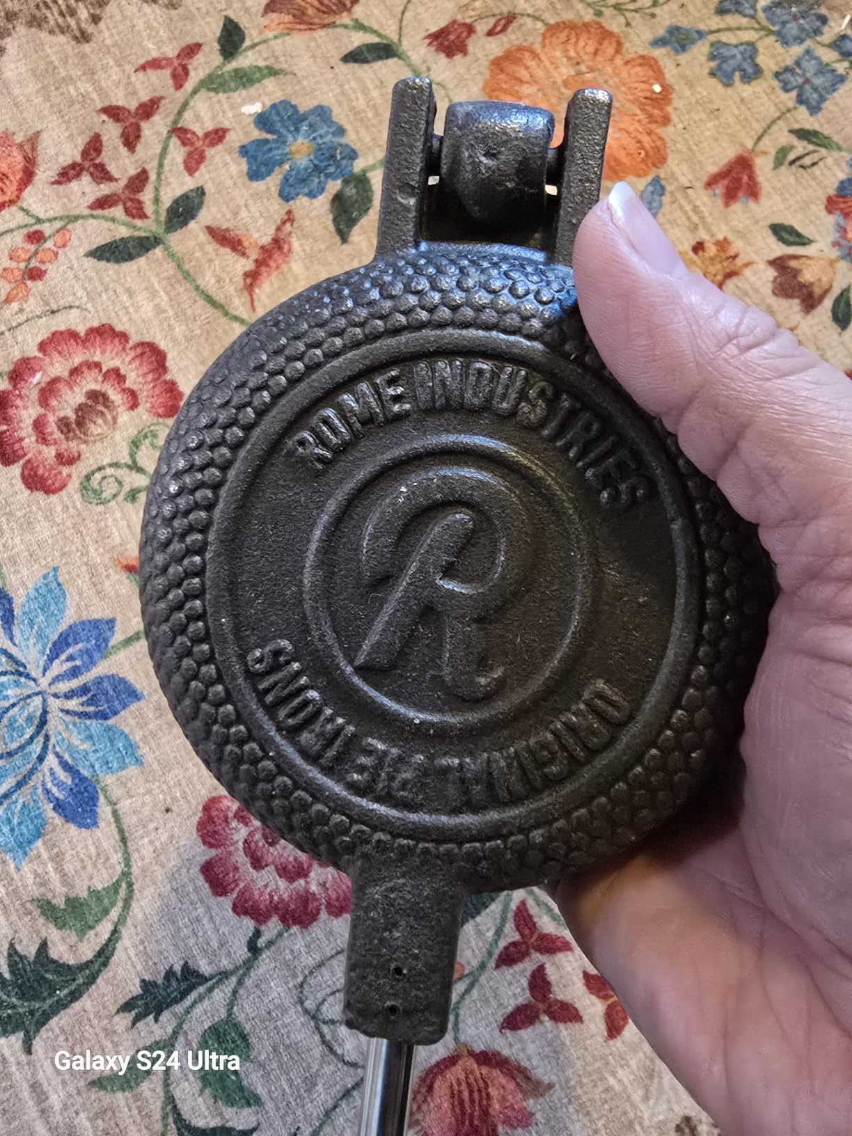 Rome's Round Pie Iron with Steel and Wood Handles customer photo 1