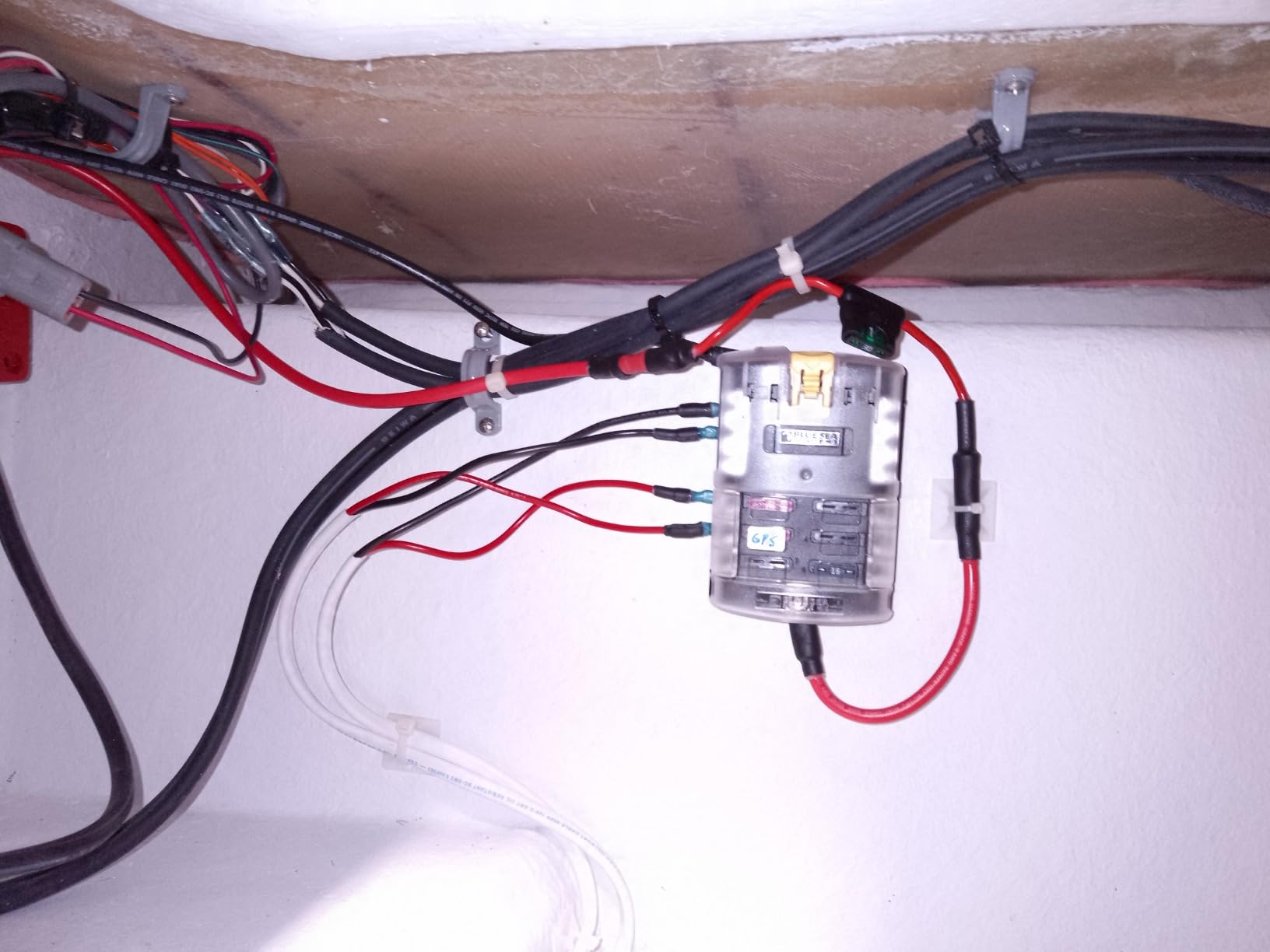 Blue Sea Systems ST Blade Fuse Block 6 Way Circuits with Negative Bus and Cover, 100 Amps, 5025 customer photo 1