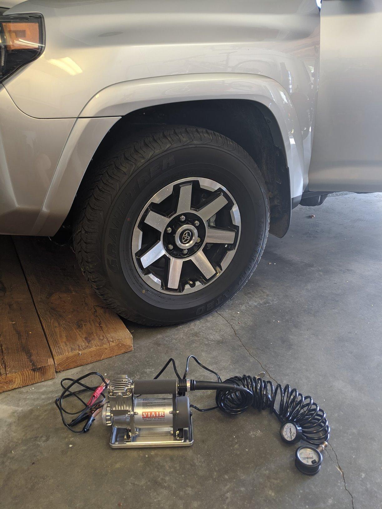VIAIR 300P - 30033 Tire Inflator Portable Offroad Air Compressor for Truck & SUV, 12V On/Off Road Tire Pump Air Compressor Portable Heavy Duty 150 PSI customer photo 1