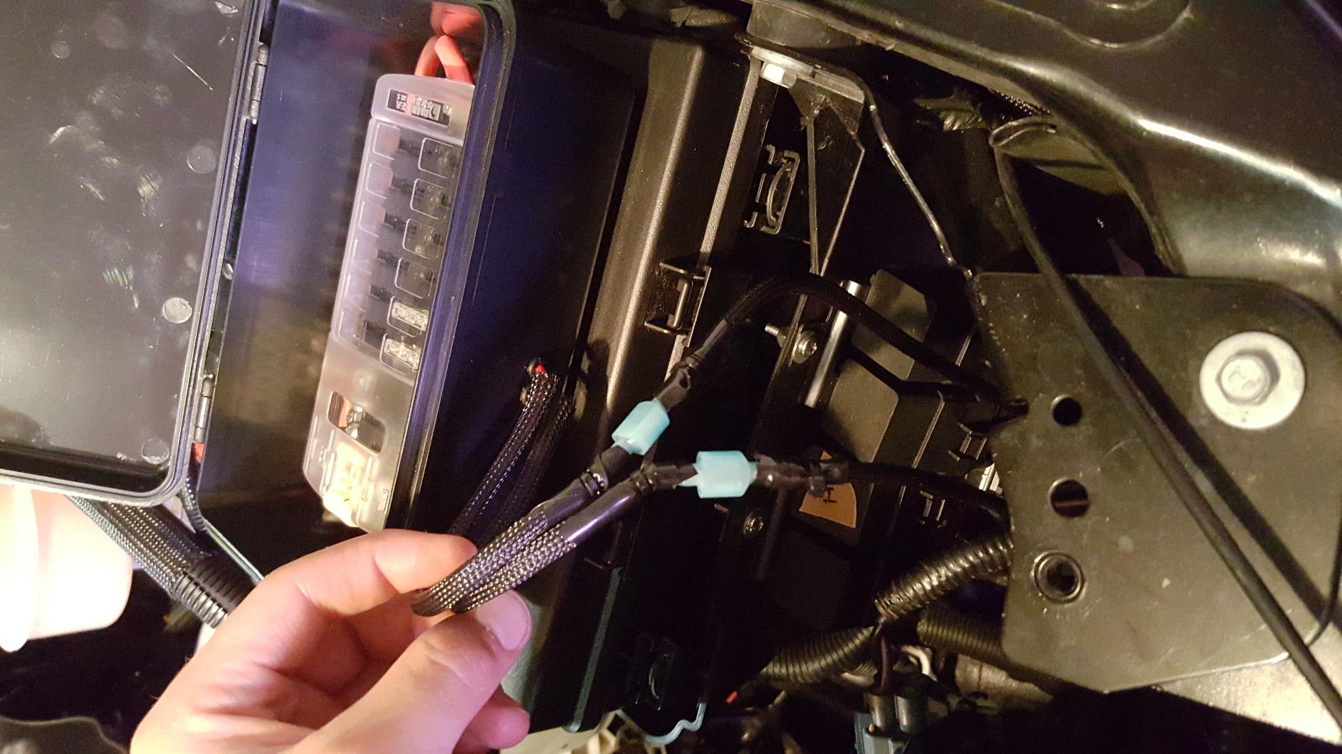 Blue Sea Systems ST Blade Fuse Block 12 Circuit with Ground and Cover, 100 Amps, 5026 customer photo 1