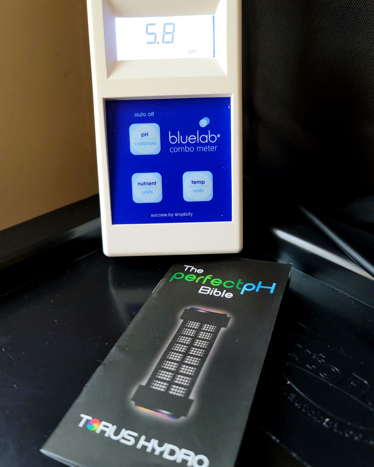 Bluelab Combo Meter for pH, Temperature & Conductivity in Water - Easy Calibration, Digital EC/TDS/PPM Tester for Hydroponics & Indoor Plants (METCOM) customer photo 1