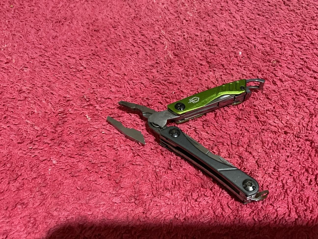 Gerber Dime 12-in-1 Mini Multitool Pliers, Pocket Knife, Bottle Opener, Black customer photo 1