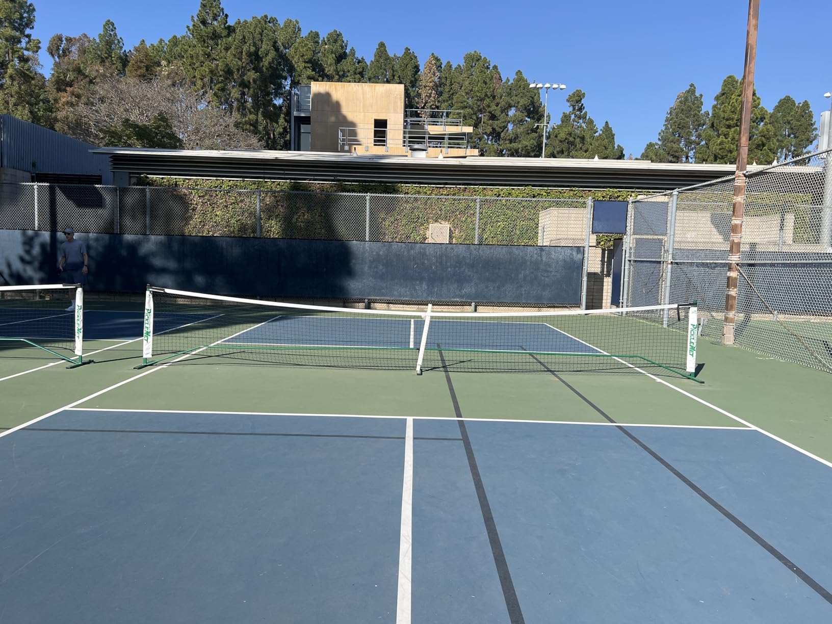 Picklenet - Portable Pickleball Net Official Size | Bag Included | Easy and Fast Assembly | Indoor & Outdoor Use | Heavy Duty Powder-Coated Steel | No-Twist Guarantee | Patented Design | 1 Yr Warranty customer photo 2