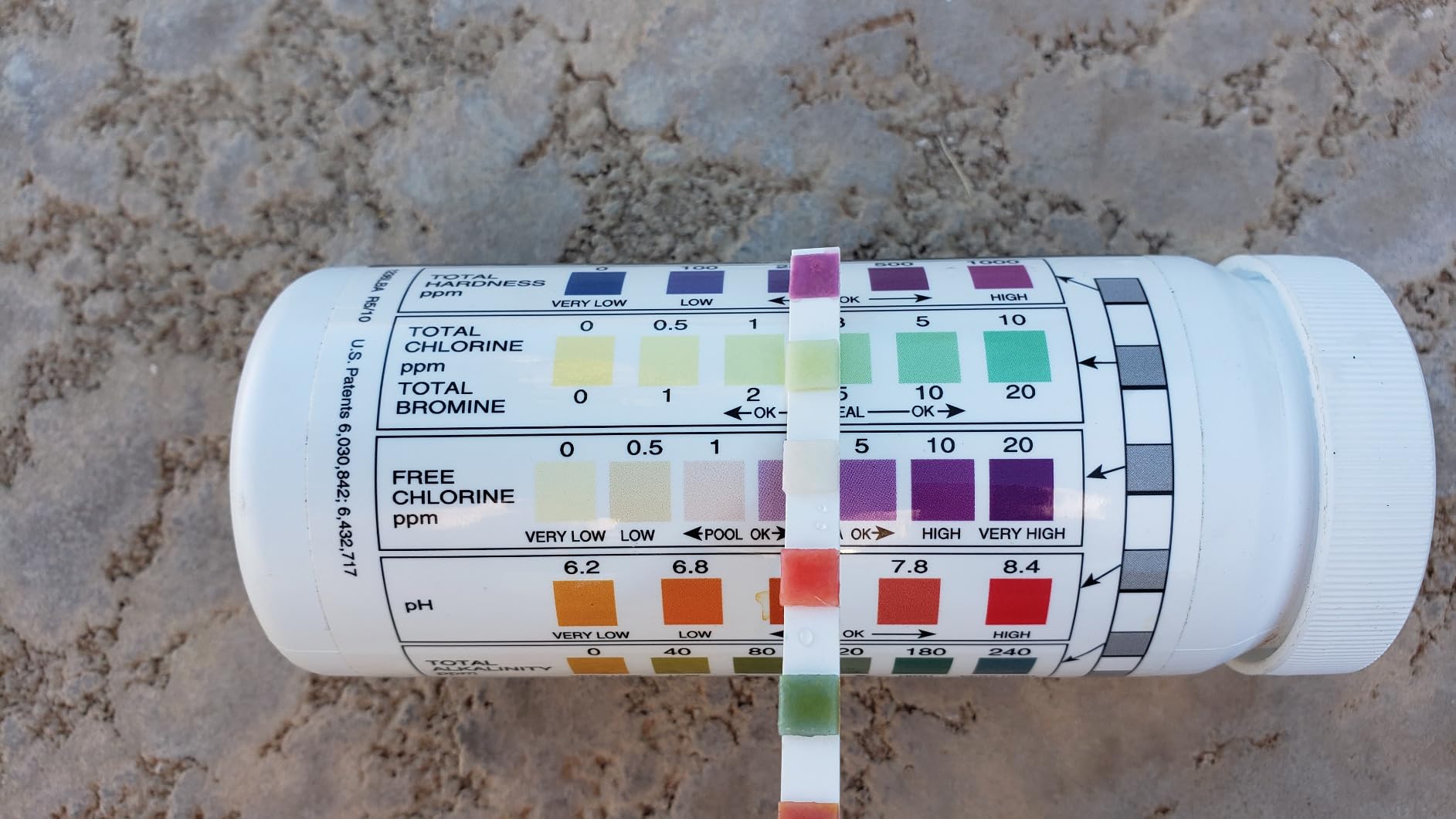 AquaChek 7-Way Pool and Spa Test Strips - Silver Pool Test Strips For pH, Total Chlorine, Free Chlorine, Bromine, Alkalinity, Total Hardness, and Cyanuric Acid - Water Quality Testing Kit (100 Strips) customer photo 1