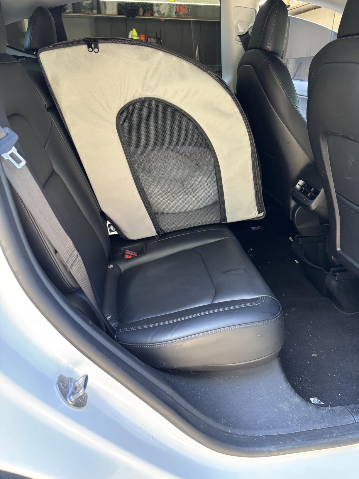 K&H Dog Car Seat, Travel Safety Carrier for Pets, Medium, Gray/Black | Enclosed Car Seat for Dogs, Soft-Sided Covered Pet Carrier, Washable Pad, Multiple Entrances, Mesh Windows, 24x19x17in customer photo 1