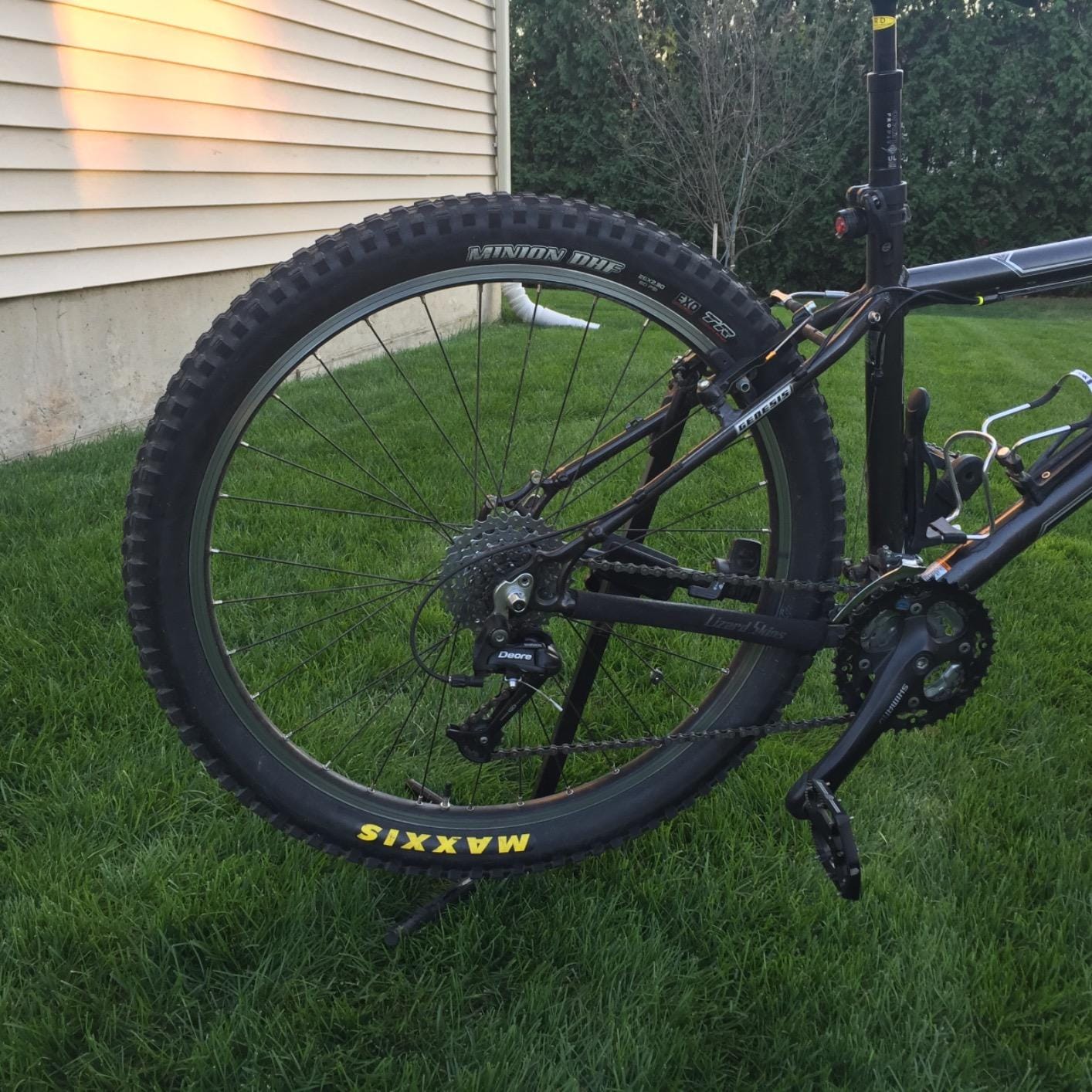 Maxxis Minion DHF | Dual Compound | Mountain Bike Tire, E25, Tubeless Ready customer photo 2