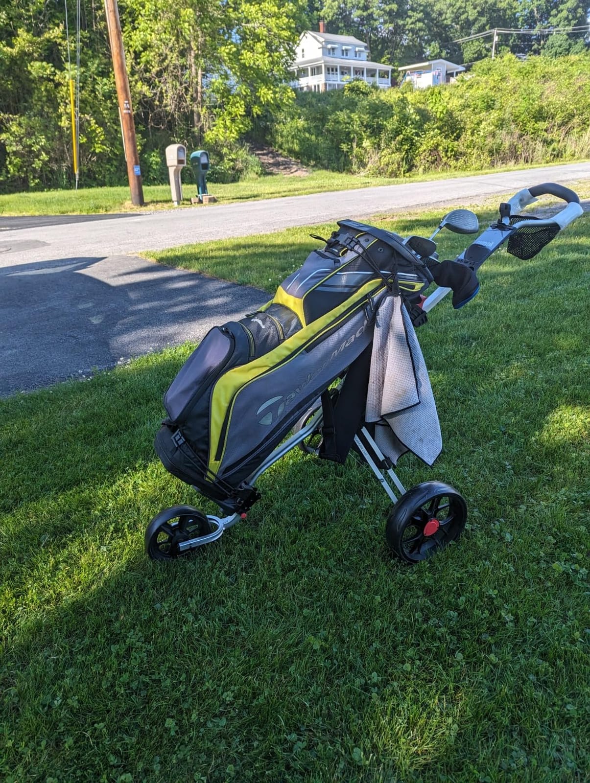 Caddytek CaddyLite 11.5 V3 Golf Push Cart - Lightweight Aluminum 3-Wheel Foldable Golf Bag Cart with Quad-Fold Frame, EVA Wheels, Adjustable Handle, Foot Brake, Mesh Net, Umbrella & Drink Holder customer photo 2
