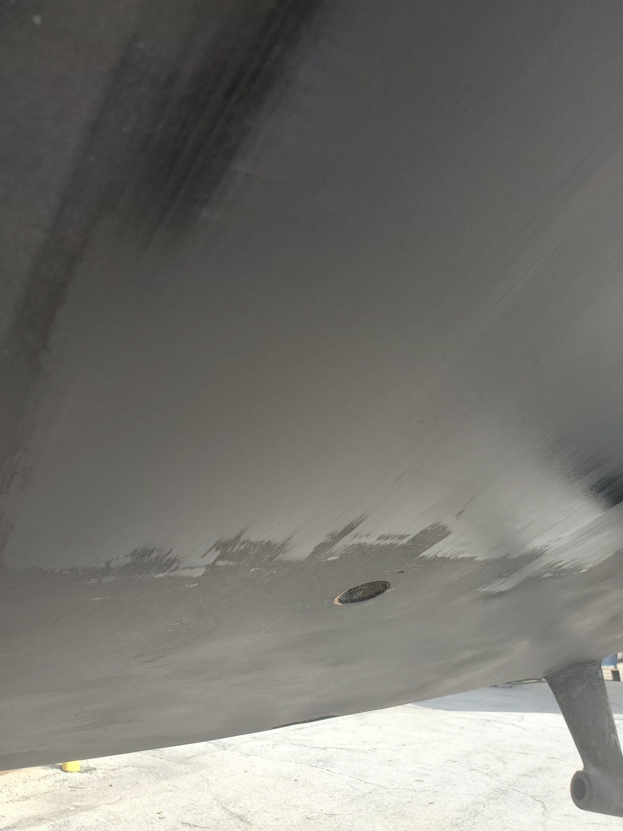 TotalBoat Krypton Copper-Free Antifouling Boat Bottom Paint - Black Quart | Dual Biocide Ablative Marine Paint; Use on Aluminum, Fiberglass & Wood Hulls, Outdrives and Metals. Brush, Roll, or Spray customer photo 2