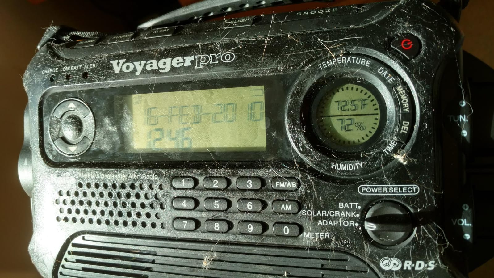 Kaito Voyager Pro KA600 Digital Solar Dynamo Hand Crank AM/FM/LW/SW & NOAA Weather Emergency Radio with Flashlight, Reading Lamp, Smart Phone Charger & RDS and Real-Time Alert, with AC Adapter, Black customer photo 2