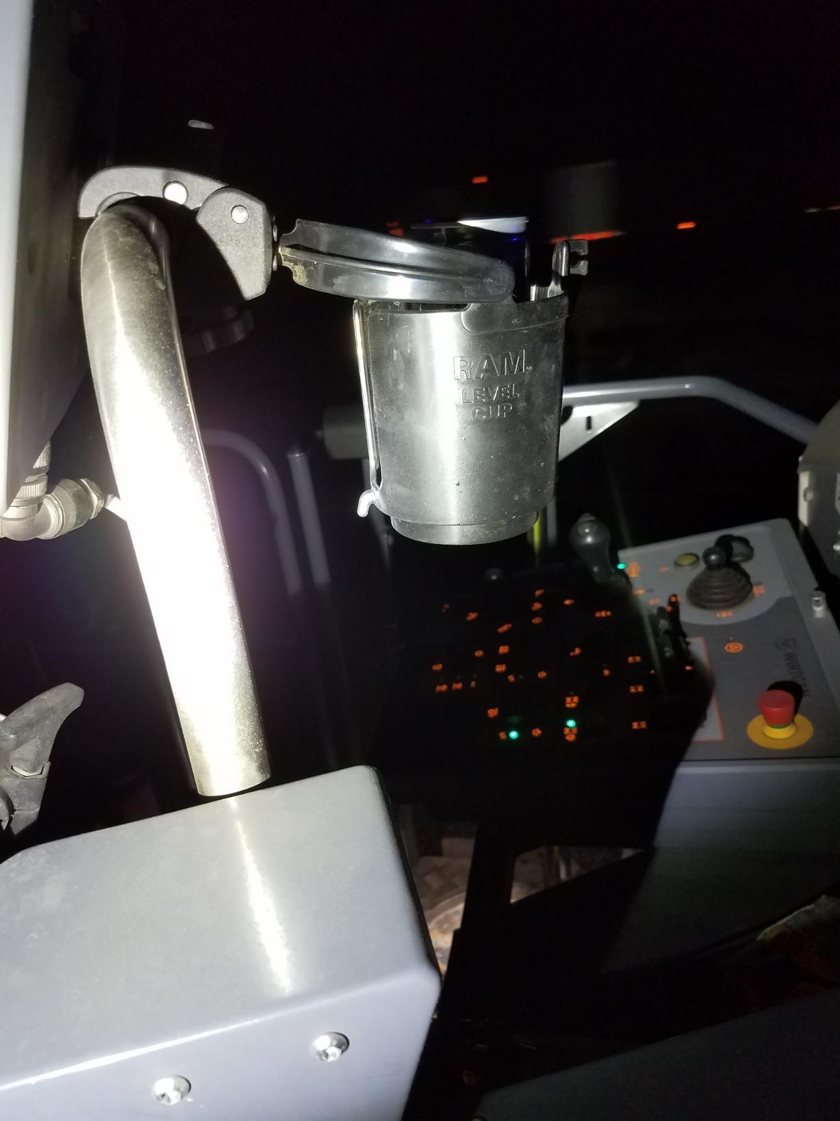 RAM MOUNTS Tough-Claw Cup Holder with B Size 1