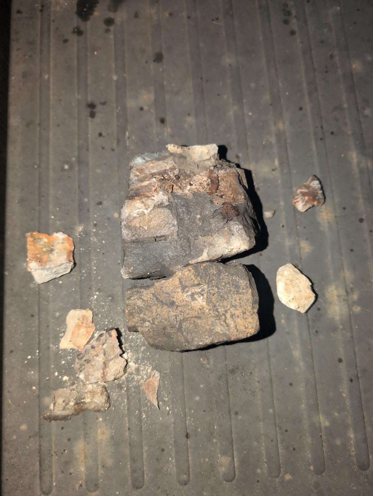 Royal Oak Sales 192-294-021 Natural Organic Premium Briquettes, 15.4 lb customer photo 1