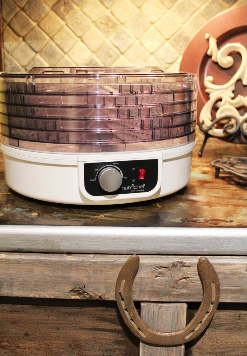 NutriChef Food Dehydrator Machine | Dehydrate Beef Jerky, Meats, Mushrooms, Fruits & Vegetables | Great For At Home Use | Uses High-Heat Circulation for Even Dehydration | 5 Easy to Clean Trays. customer photo 2
