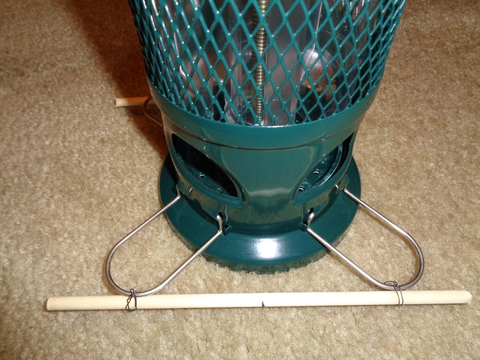Squirrel Buster Legacy Squirrel-Proof Bird Feeder for Wild Birds - 4 Metal Removable Perches, 2.6 lb Seed Capacity, Chew-Proof Design, Easy to Clean, Green customer photo 2