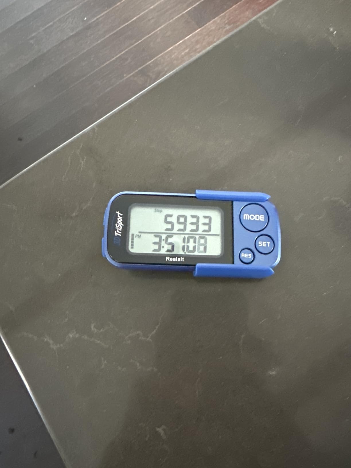 Realalt 3DTriSport 3D Walking Pedometer with Clip & Strap, Accurate Step Counter with 30-Day Memory, Distance in Miles/KM with Large Display Perfect for Seniors & Beginners, eBook Included customer photo 1