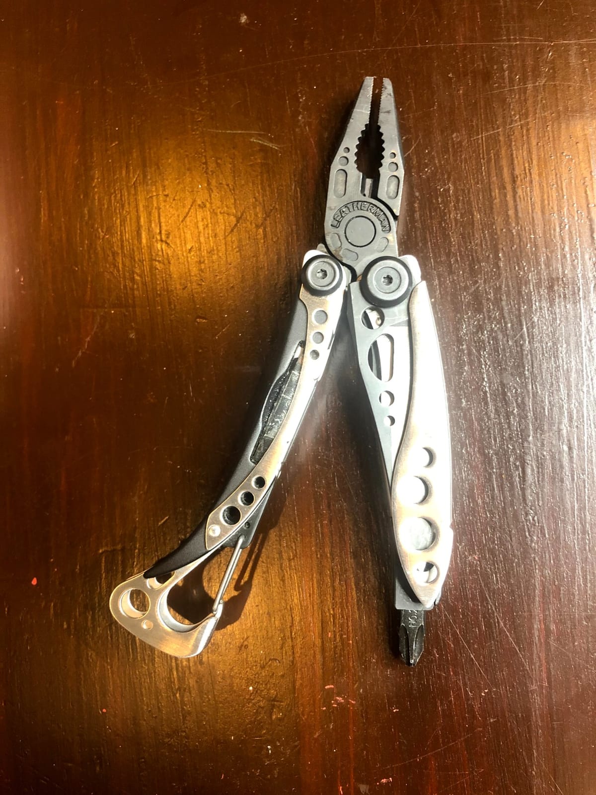 LEATHERMAN Skeletool 7-in-1 Lightweight Multi-Tool, Stainless Steel | Open-Frame Design with Carabiner Clip, Needlenose Pliers, Combo Knife & Bottle Opener for EDC & Outdoors customer photo 2