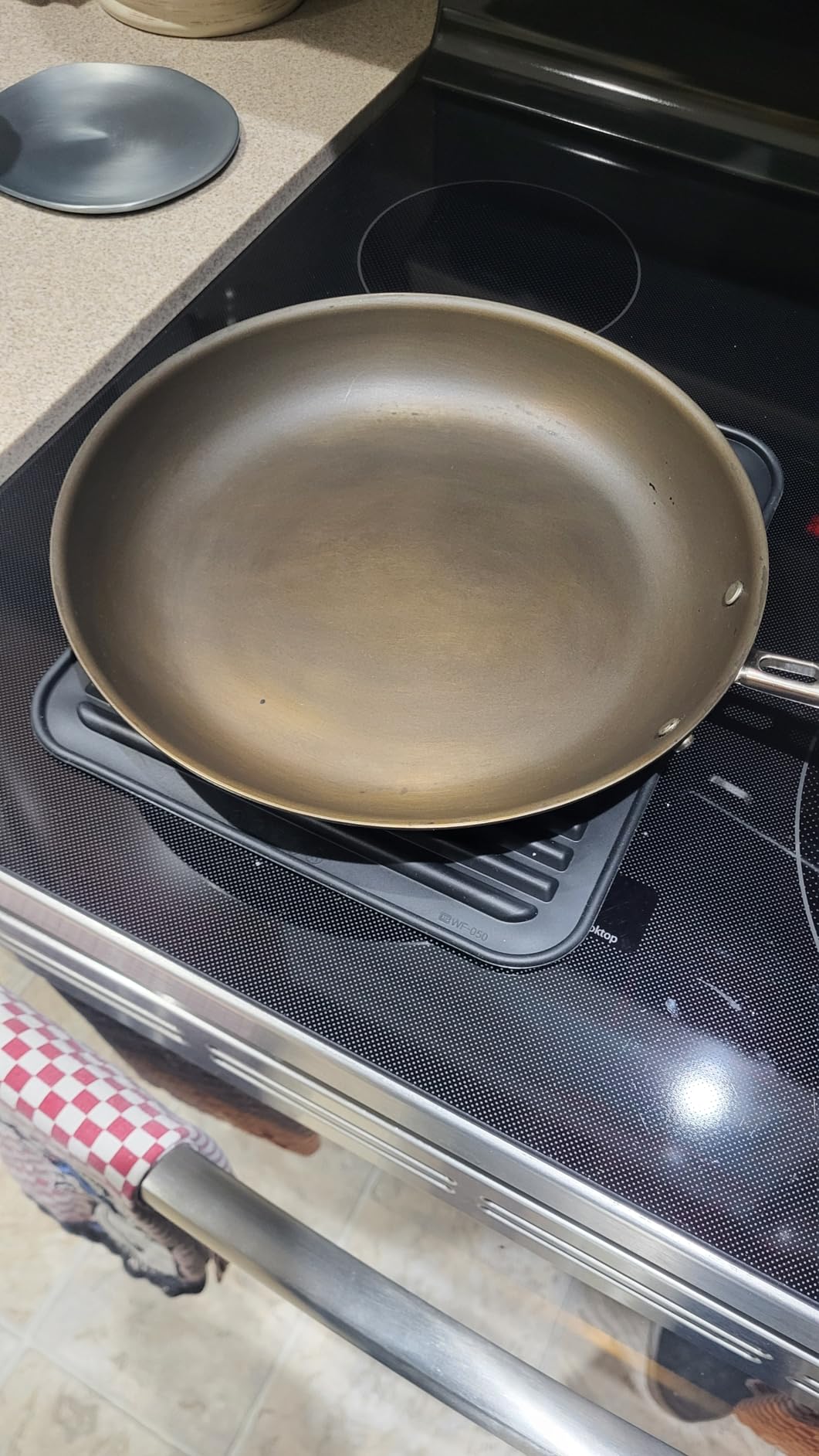 Stik® Cast Iron and Carbon Steel Seasoning - Family Made in USA - The Cast Iron Seasoning Oil & Conditioner Preferred by Experts - Maintain a Cleaner Non-Stick Skillet customer photo 1