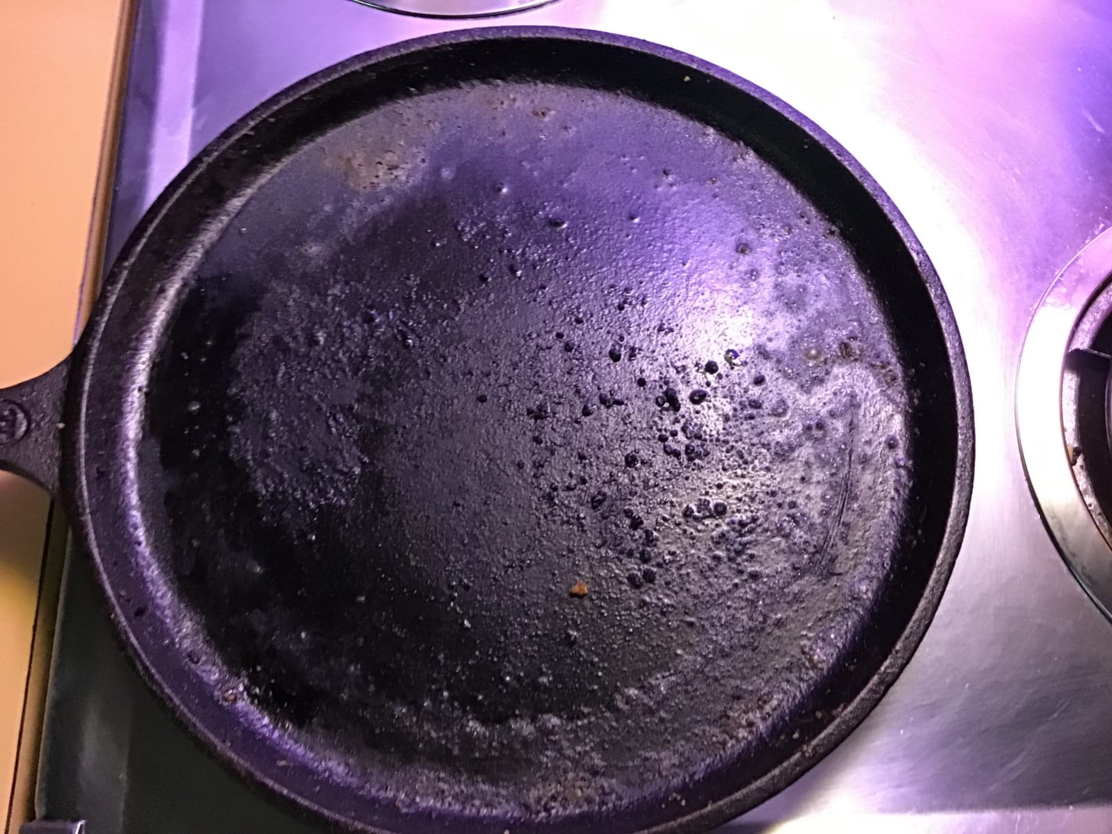 CARON & DOUCET - Cast Iron Seasoning & Cleaning Oil | 100% Plant-Based & Food Grade! | Best for Seasoning, Restoring, Curing and Care (8oz) customer photo 1