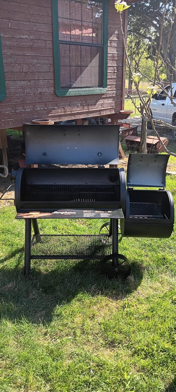 Oklahoma Joe's Longhorn Reverse Flow Offset Charcoal Smoker and Grill with 1060 sq. in. Cooking Area in Black customer photo 2