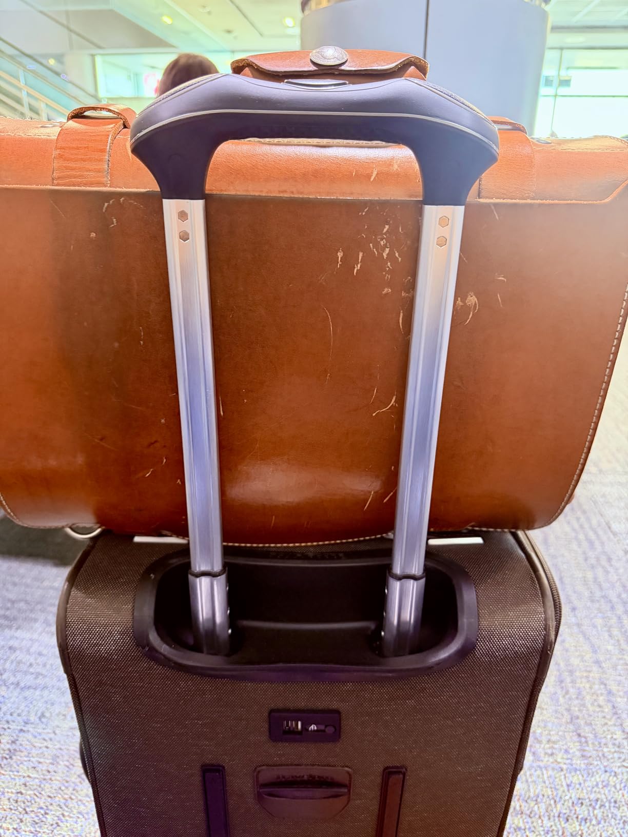 Travelpro Platinum Elite Carry-On Luggage Spinner, Black, 21-Inch customer photo 1