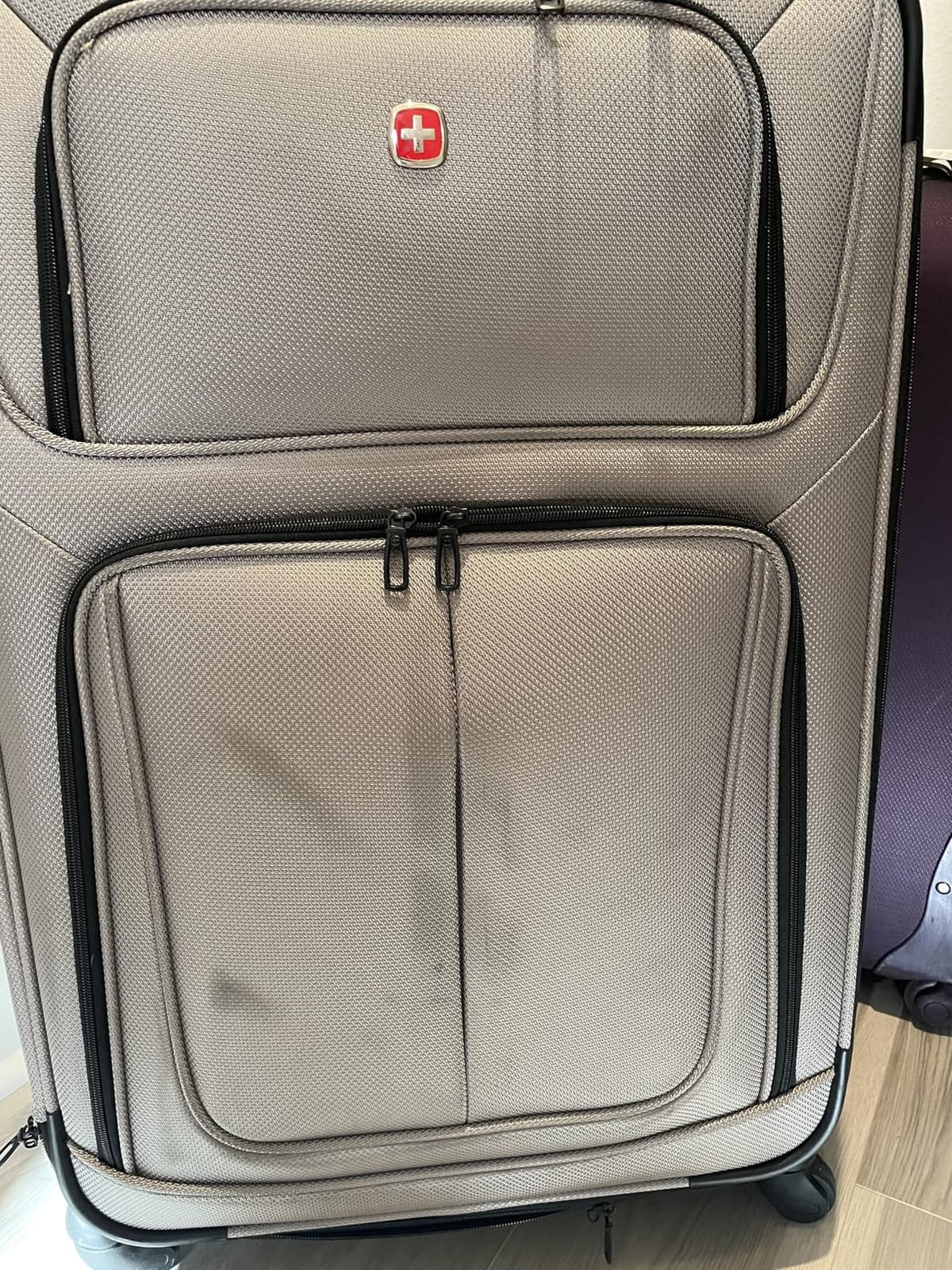 SwissGear Sion Softside Expandable Luggage – Large Checked Suitcase with 360 Degree Wheels & Retractable Handle – 29 Inch, Perfect for 7-9 Night Trips – Burgundy customer photo 1
