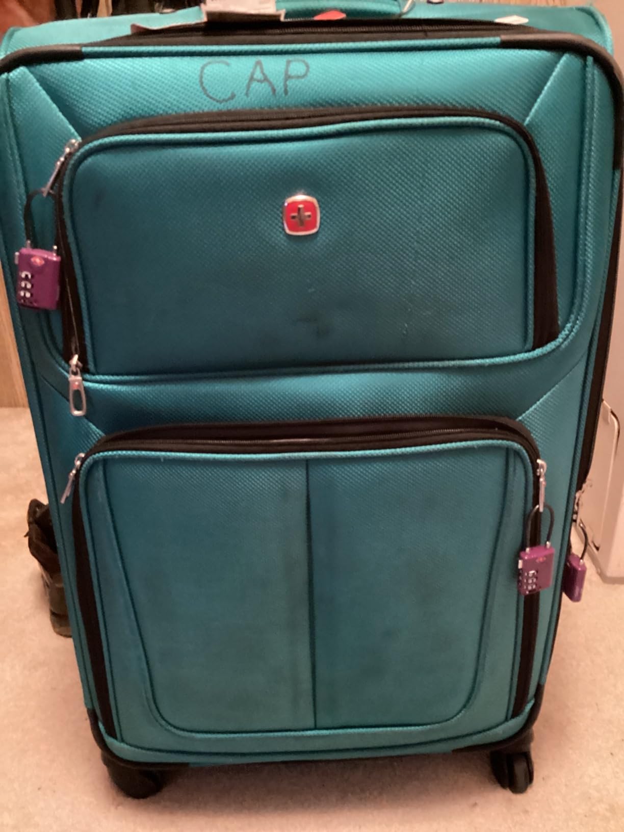 SwissGear Sion Softside Expandable Luggage – Large Checked Suitcase with 360 Degree Wheels & Retractable Handle – 29 Inch, Perfect for 7-9 Night Trips – Burgundy customer photo 2