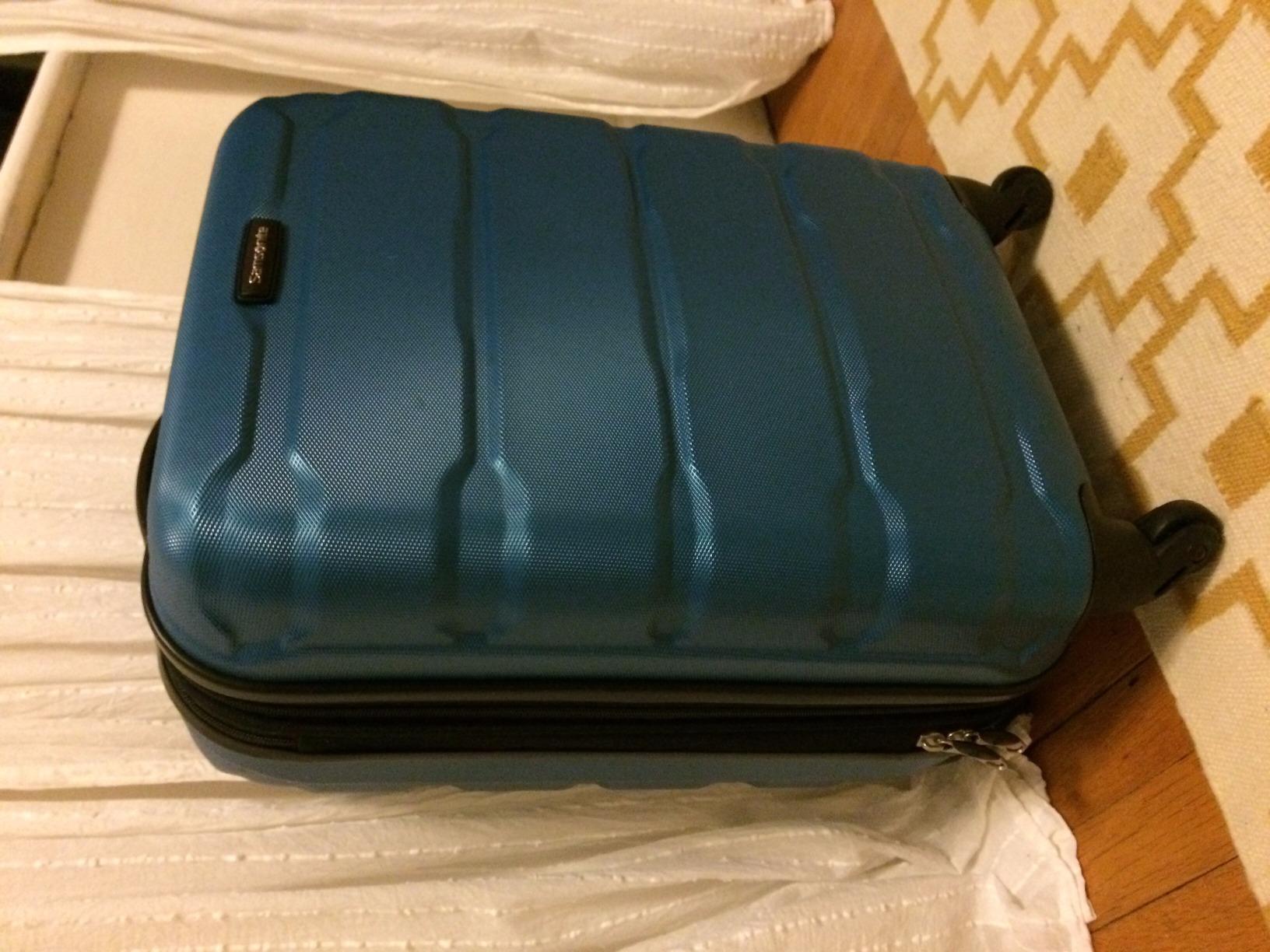 Samsonite Omni PC Hardside Expandable Luggage with Spinner Wheels, Silver, 3-Piece Set (20/24/28) customer photo 1