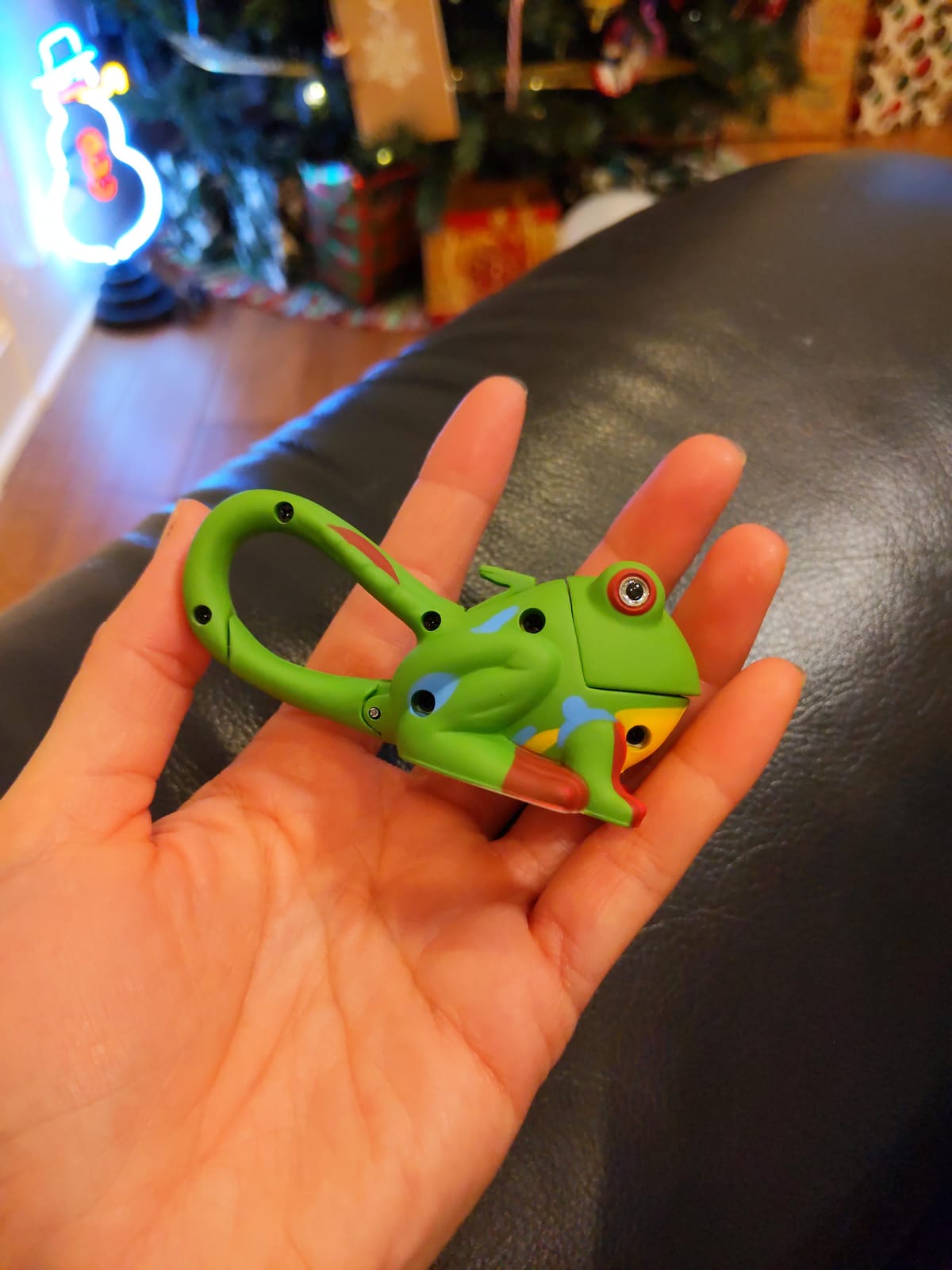 Sun Company Big Discoveries WildLight Animal Carabiner Flashlight – Fun Mini Animal Keychain Flash Lights for Kids, Adults, Nurses, Camping customer photo 2
