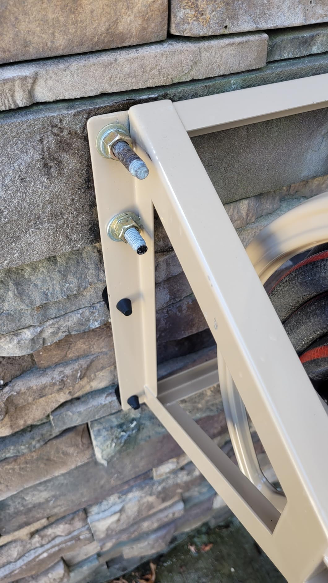 Liberty Garden 709 Steel Wall/Floor Mounted Hose Reel, Holds 200-Feet of 5/8-Inch Hose - Tan, 17.6 x 22 x 15 customer photo 1
