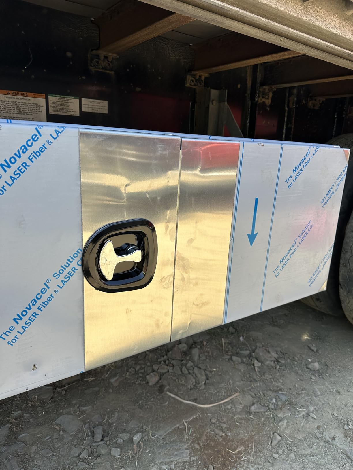 Buyers Products 1705333 Underbody Truck Tool Box with Barn Doors, 24 x 24 x 30 Inch, Made in USA, Smooth .100 in Aluminum, Weather-Resistant, 3 Point Locking, for Flatbeds, Trailers & Work Trucks customer photo 1