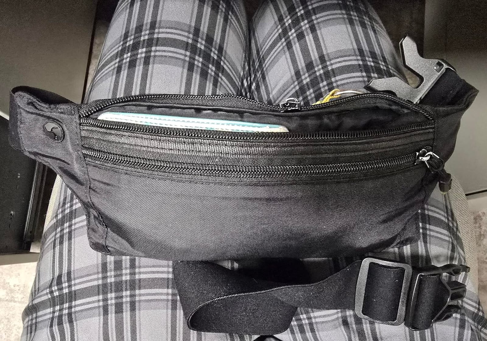 Ryaco Travel Money Belt, Slim RFID-Blocking Hidden Waist Pouch customer photo 1