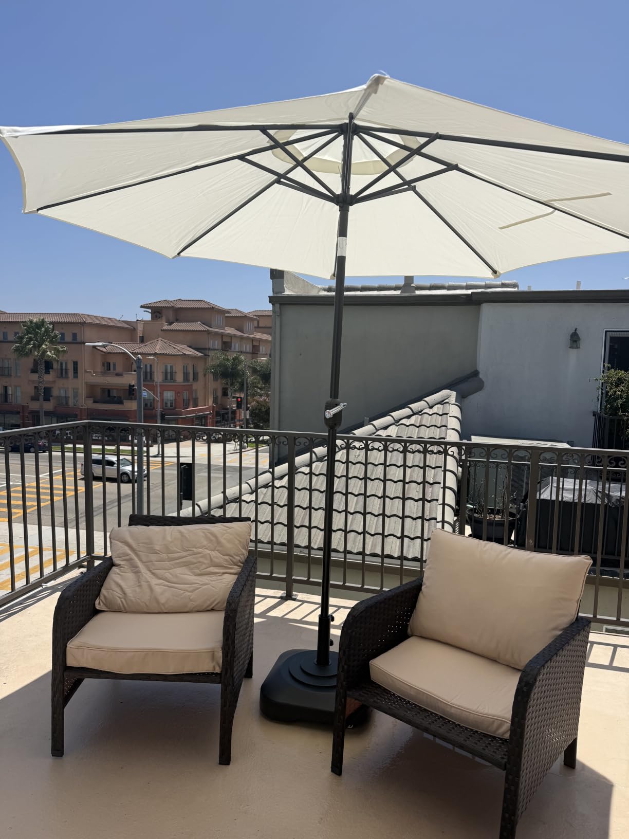 Blissun 9' Outdoor Patio Umbrella, Outdoor Table Umbrella, Yard Umbrella, Market Umbrella with 8 Sturdy Ribs, Push Button Tilt and Crank customer photo 2