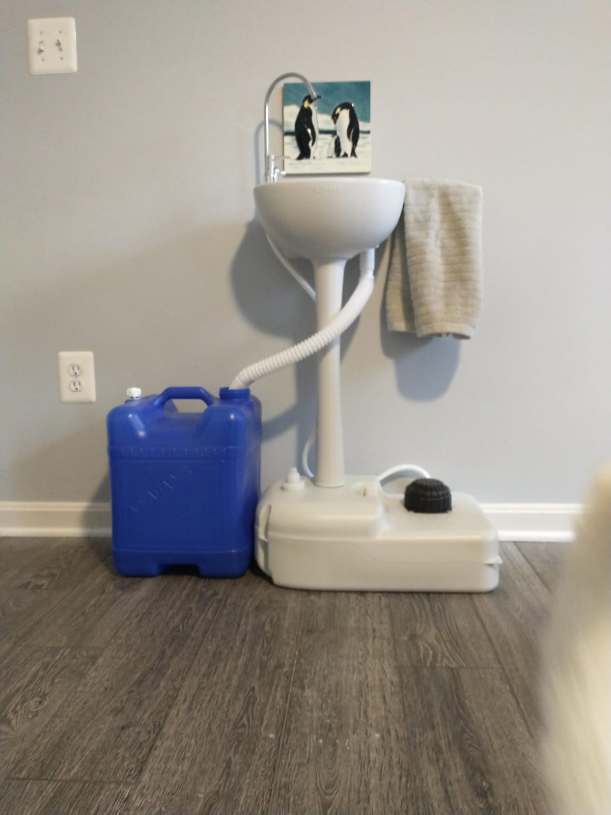 VINGLI Upgraded Portable Sink| Rolling Hand Wash Basin Stand with Towel Holder & Soap Dispenser & Wheels, Perfect for Garden/Camping/Outdoor Events/Gatherings/Worksite/RV/Indoor customer photo 1